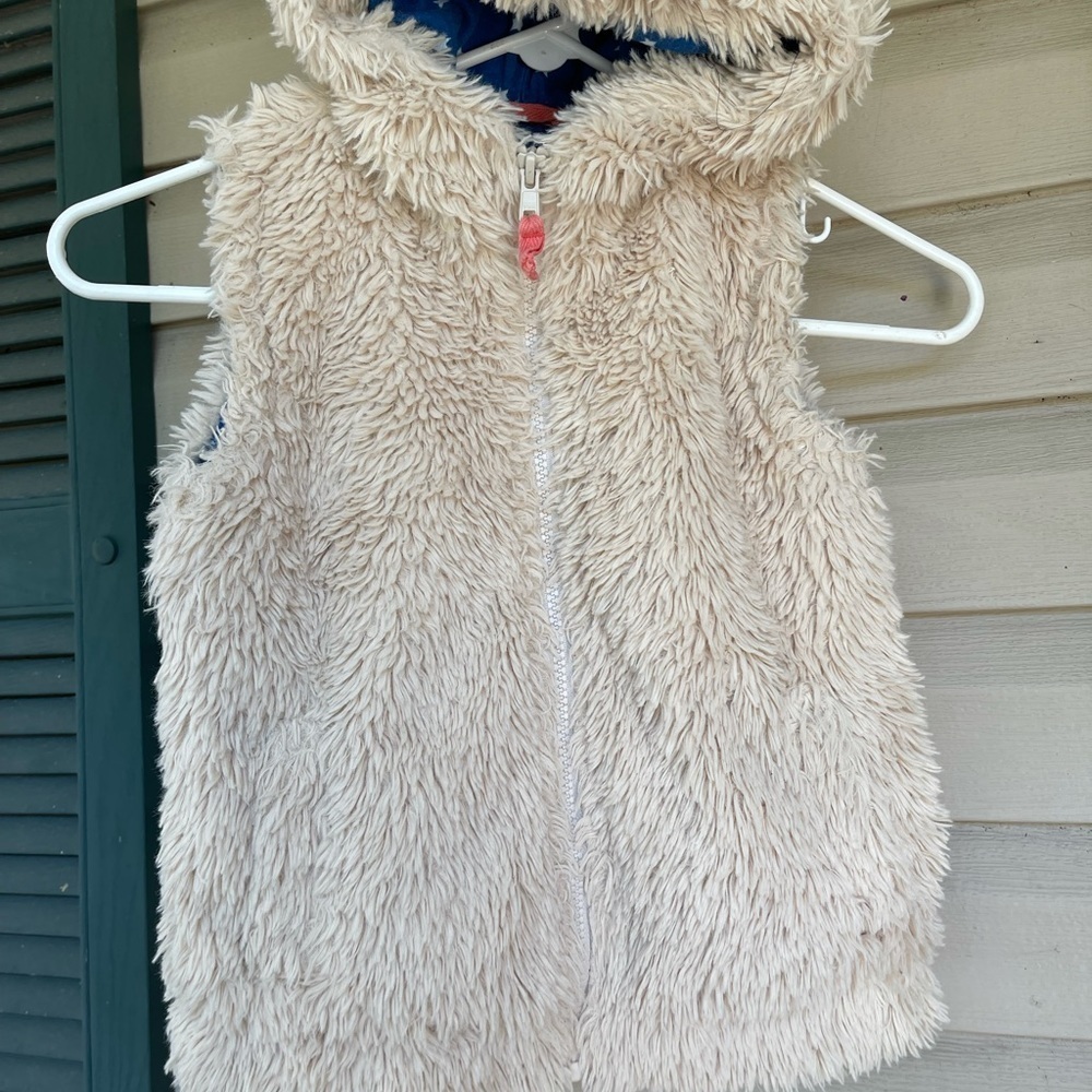 Mini Boden fuzzy furry faux fur vest cream girls